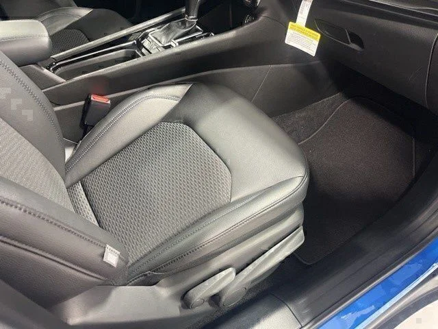 New 2026 Hydro Blue Pearlcoat Jeep Latitude image 19
