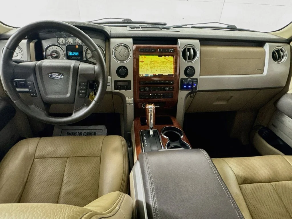Used 2009 White Ford Lariat image 26