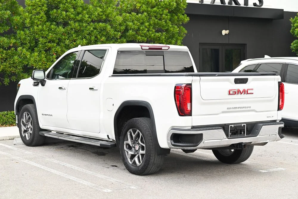 Used 2023 White GMC SLT image 6