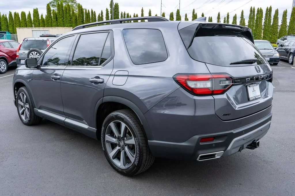 Certified Used 2024 Modern Steel Metallic Honda AWD ELITE image 10