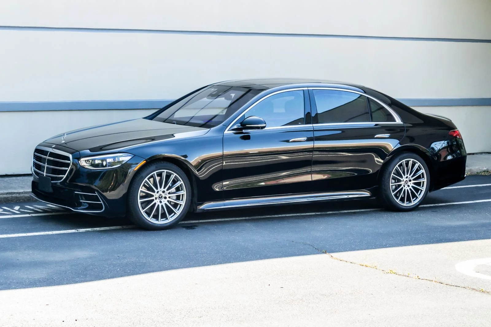 Used 2023 Black Mercedes-Benz S 500 image 3