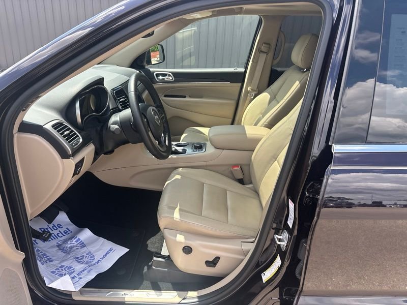 Used 2020 Red Jeep Limited image 24