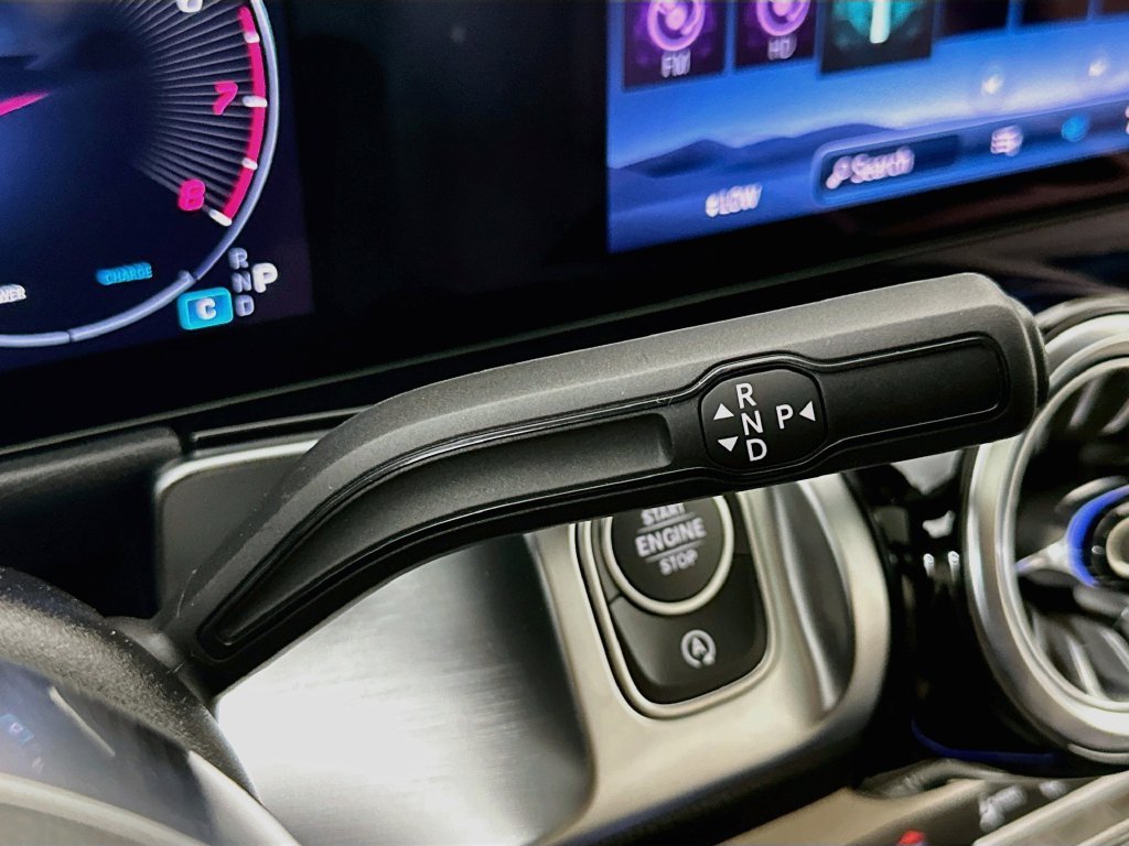New 2026 Polar White Mercedes-Benz GLB 250 image 48