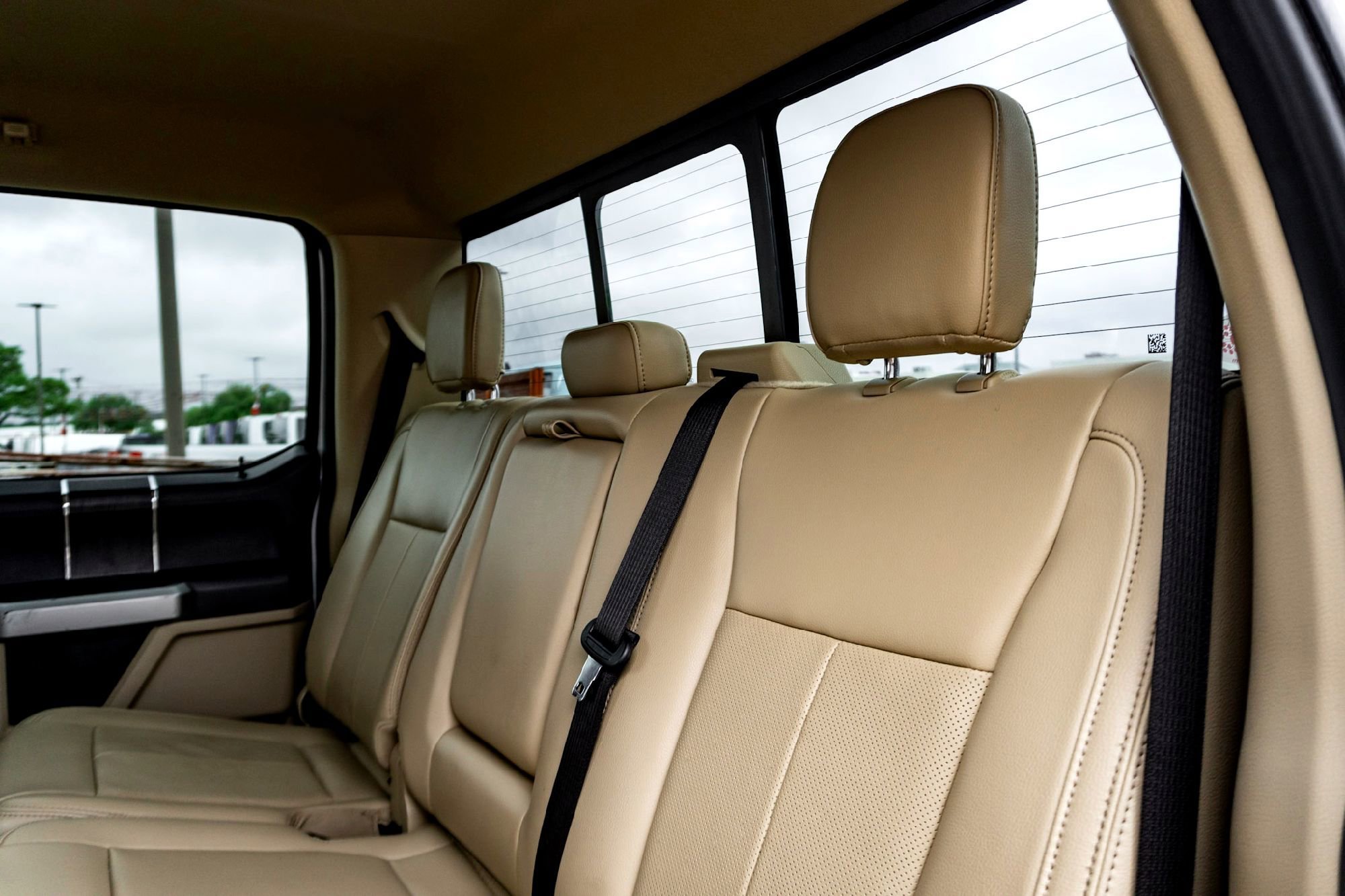 Used 2020 Oxford White Ford LARIAT image 26