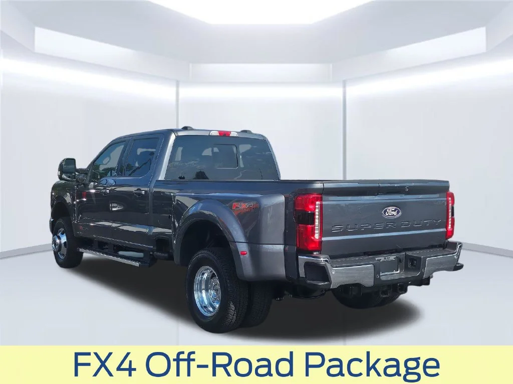 New 2027 Carbonized Gray Metallic Ford F-350® Lariat® image 19