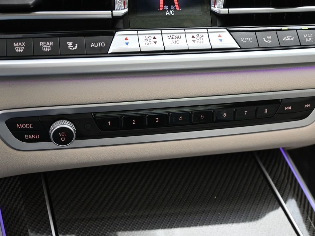 Used 2022 Black BMW M50i image 19