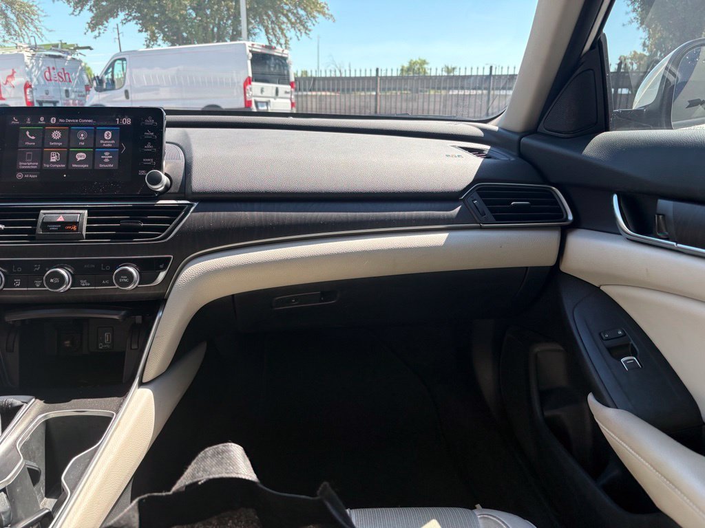 Used 2018 White Honda EX image 7