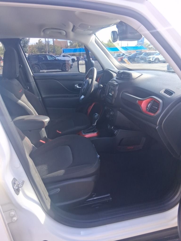 Used 2020 White Jeep Trailhawk image 12