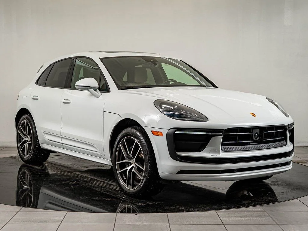 Used 2025 Carrara White Metallic Porsche  image 10