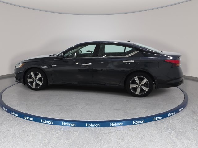 Used 2019 Blue Nissan 2.5 SV image 9