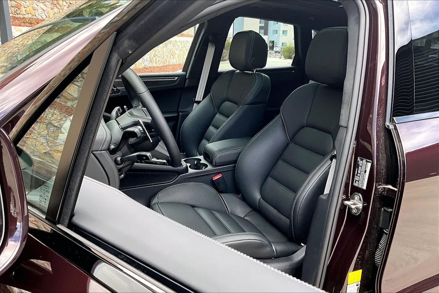 2026 Porsche Macan GTS - Photo 5