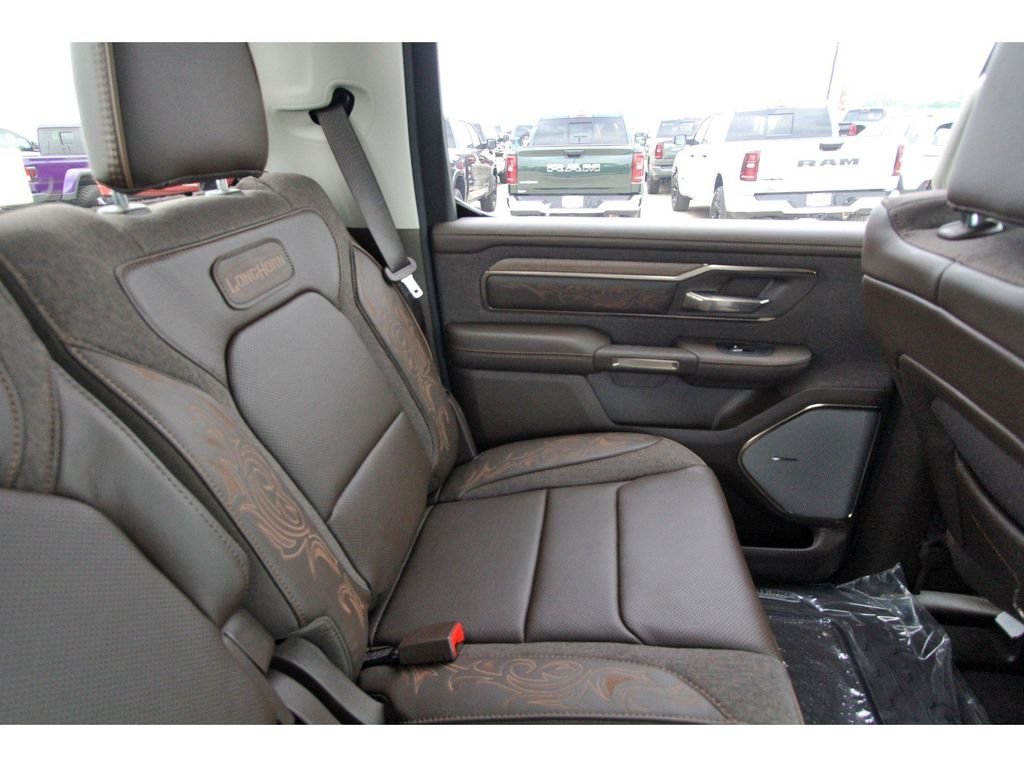 New 2026 Diamond Black Crystal Pearl-Coat Exterior Paint RAM Limited image 11