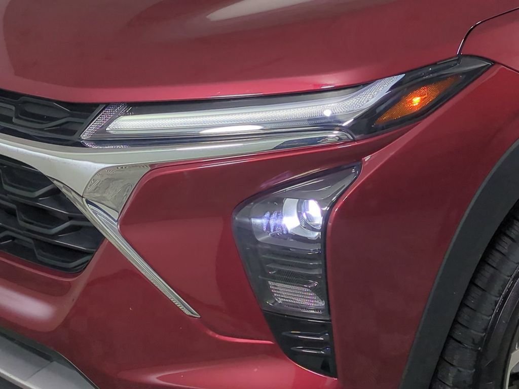 2025 Chevrolet Trax LT - Photo 10
