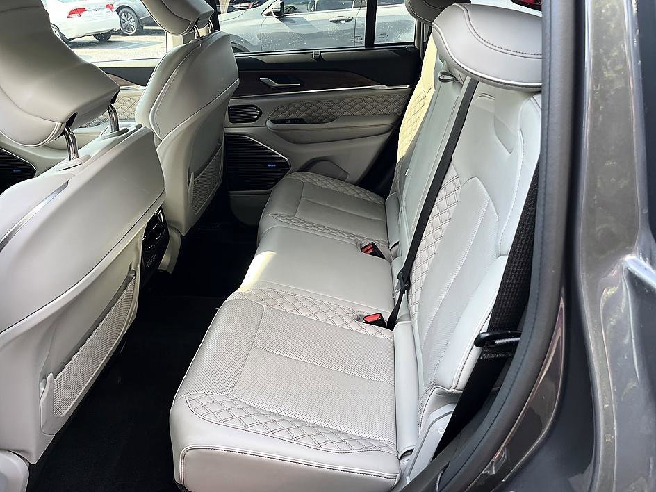 Used 2022 Baltic Gray Metallic Clearcoat Jeep Summit image 22