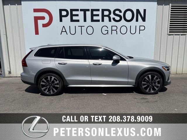 Used 2024  Volvo Ultimate image 3