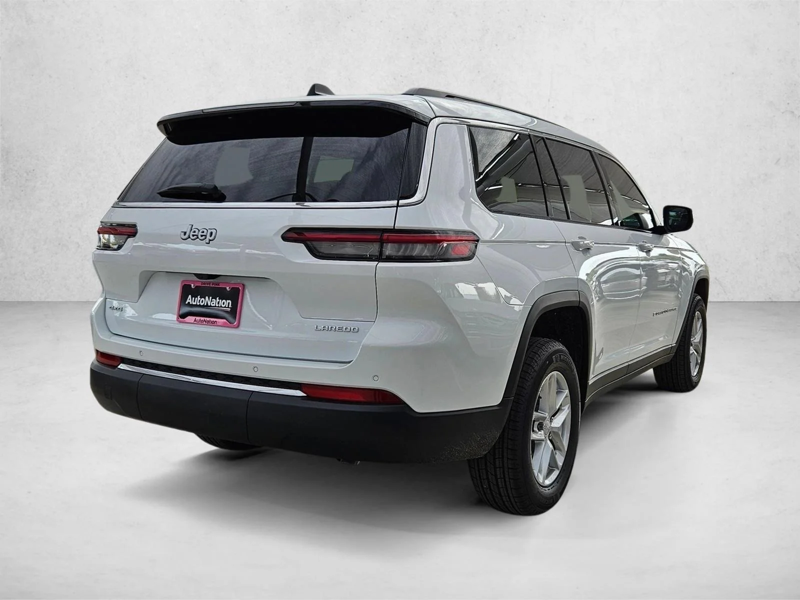 New 2026 Bright White Clear-Coat Exterior Paint Jeep Laredo X image 2