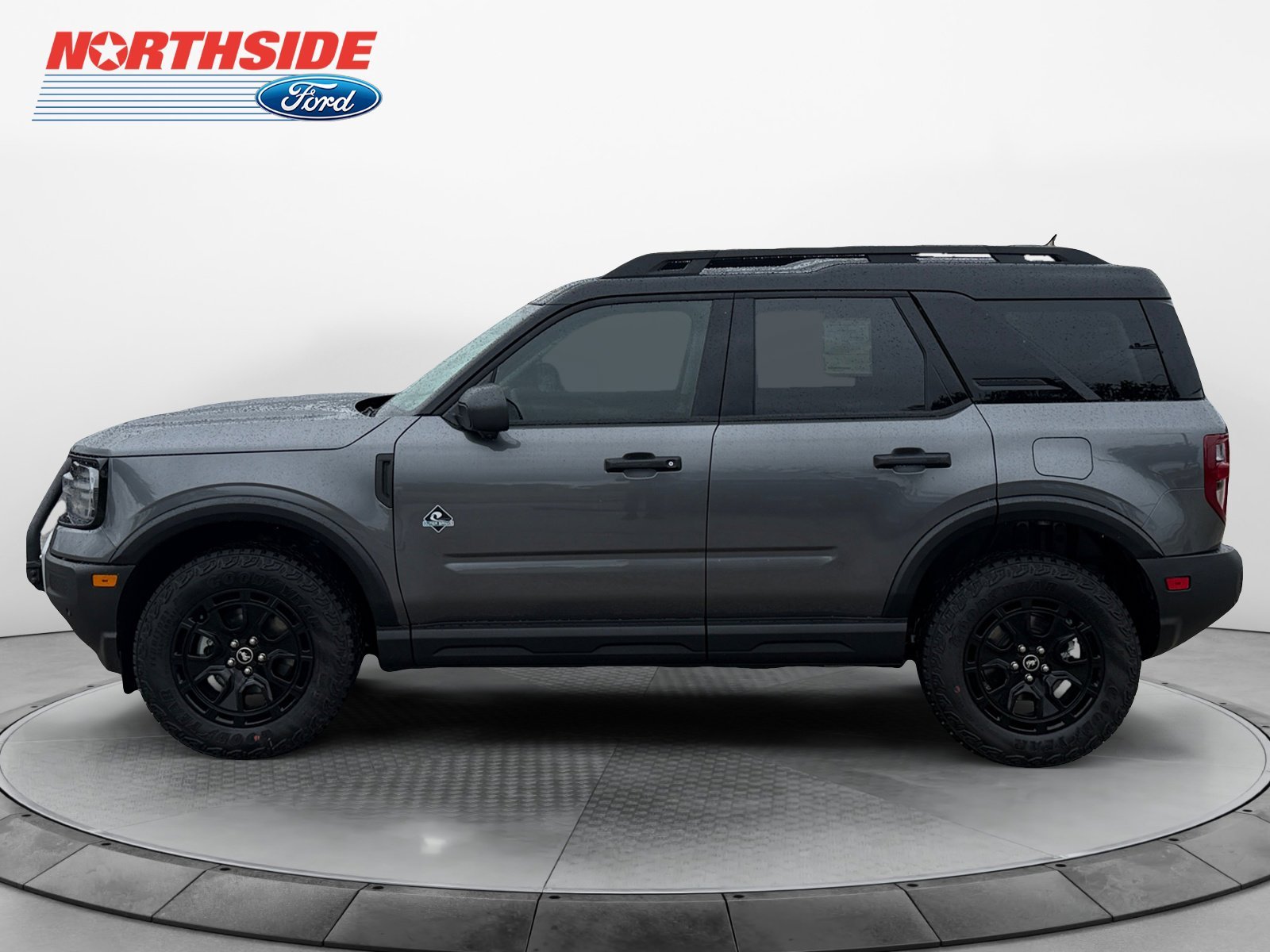 New 2026 Carbonized Gray Metallic Ford Outer Banks image 4