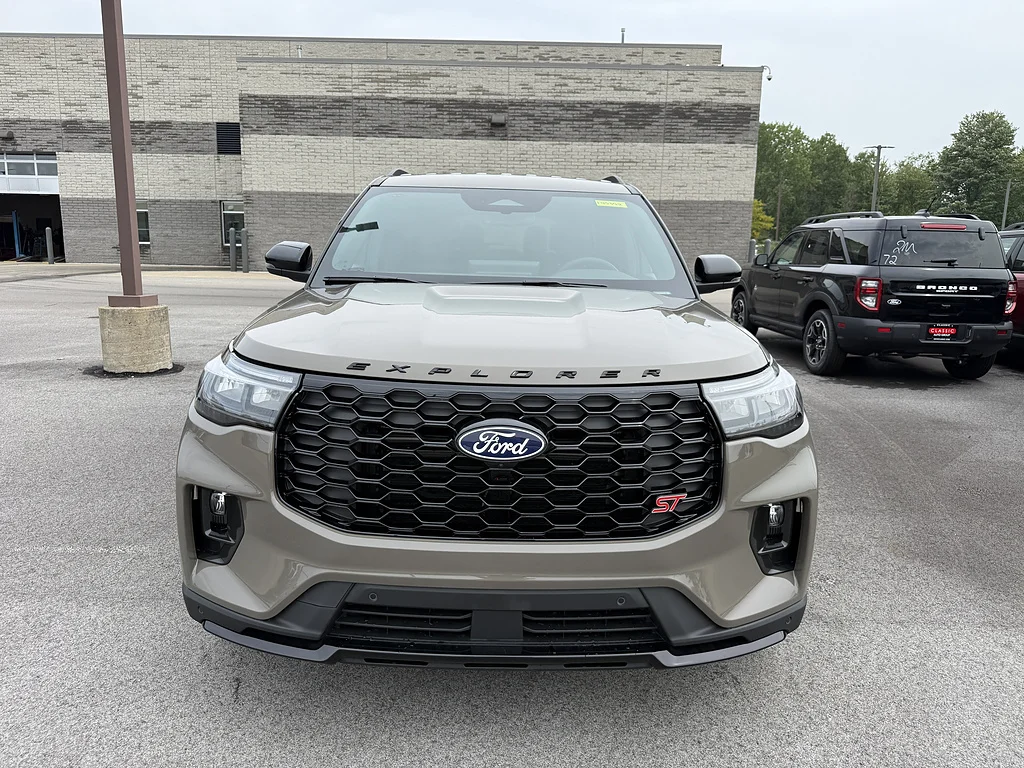 New 2027 Marsh Gray Ford ST image 2