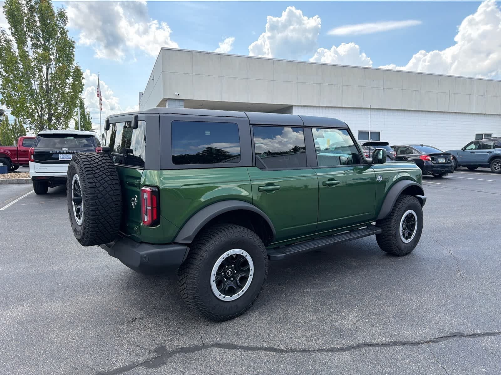 Used 2024 Eruption Green Metallic Ford Outer Banks image 7