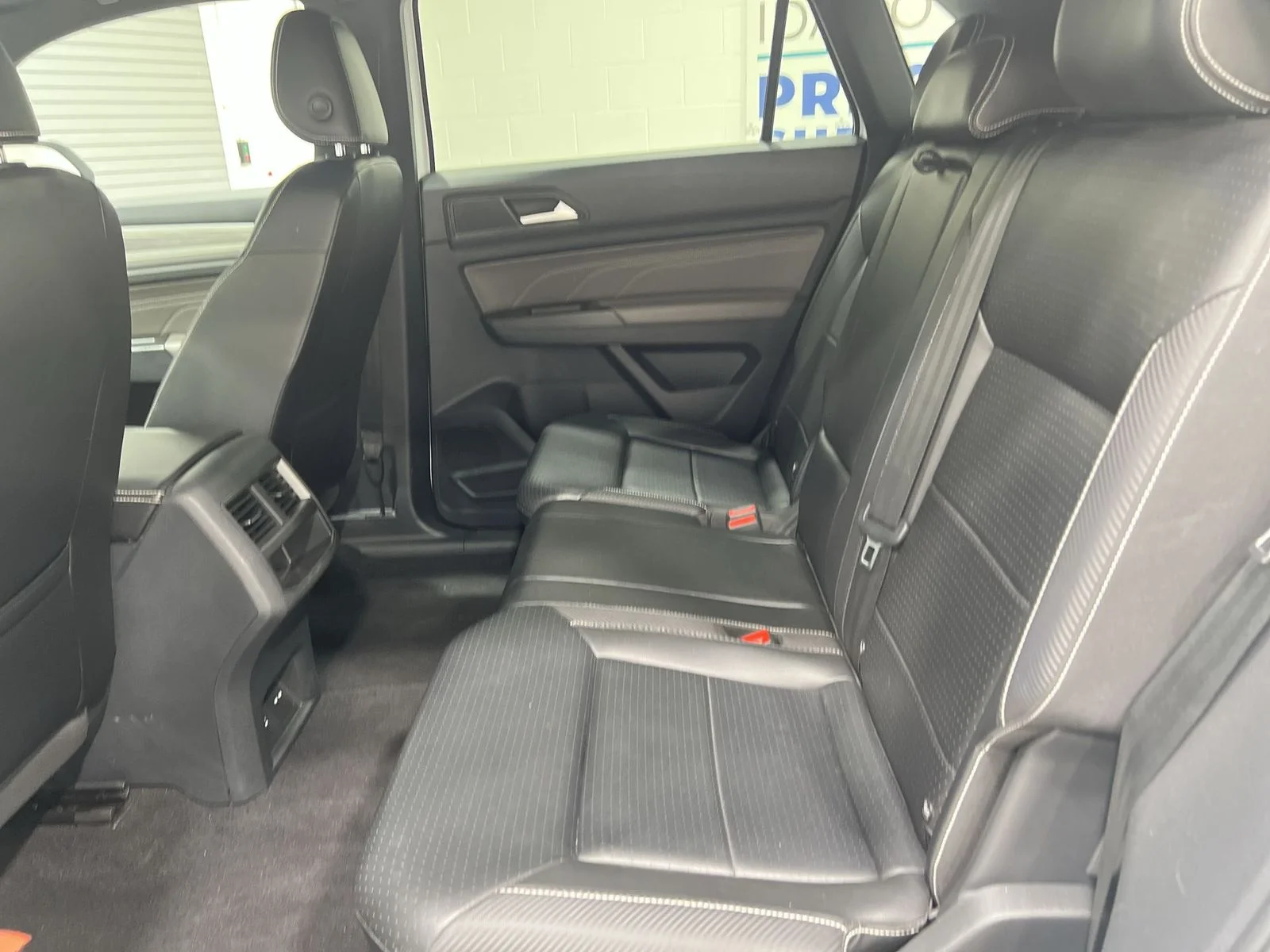 Used 2022 White Volkswagen 2.0T SE w/Technology image 22