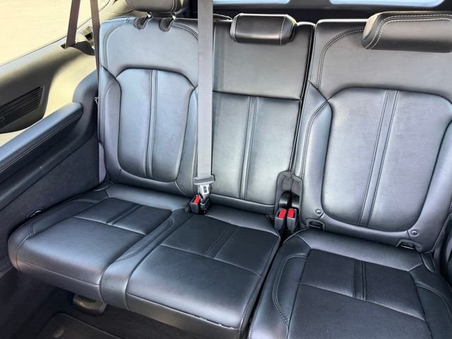 Used 2024 White Jeep  image 13