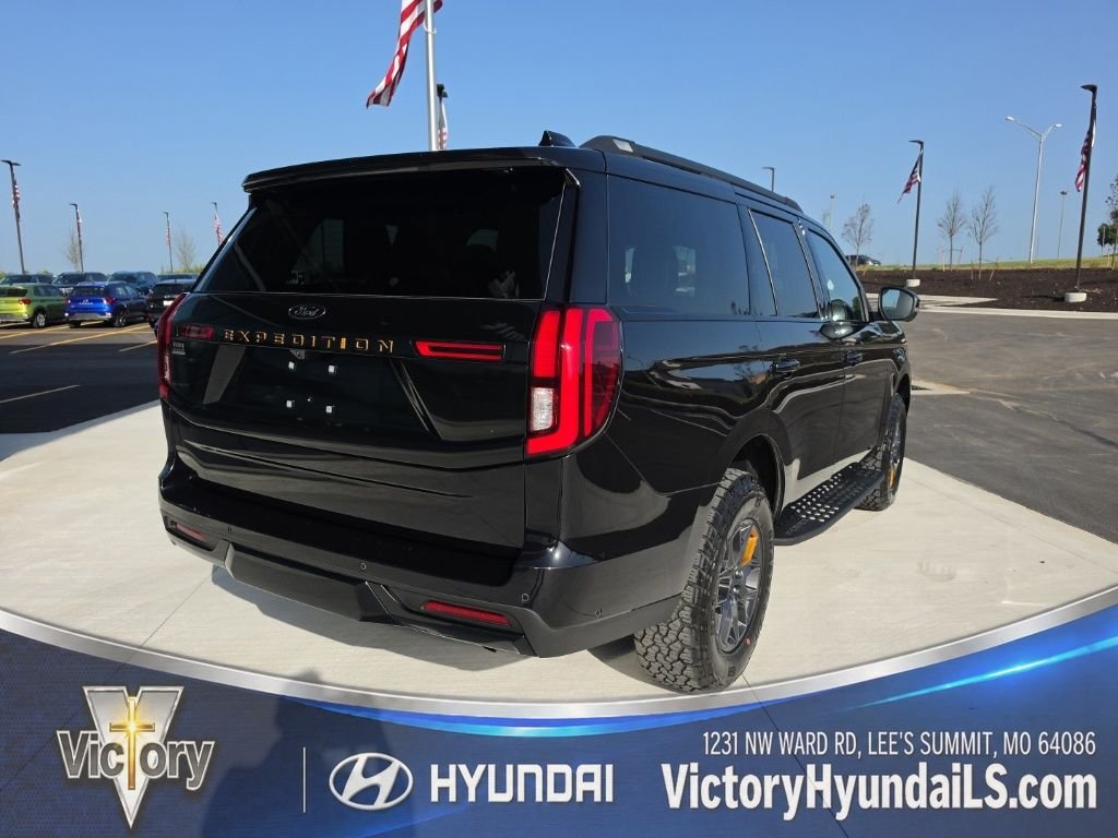 Used 2025  Ford Tremor image 5