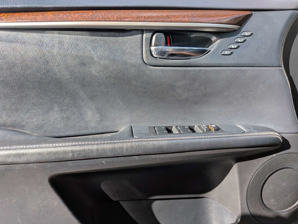 Used 2013 Silver Lexus 350 image 31