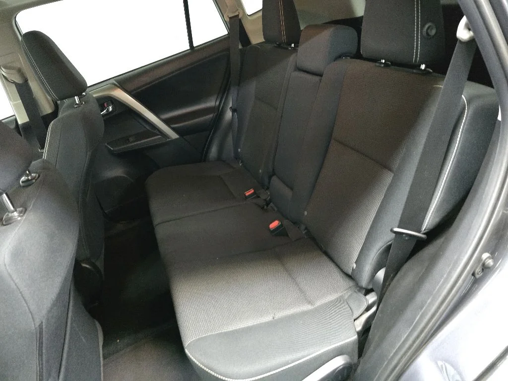 Used 2018 Gray Toyota XLE image 32