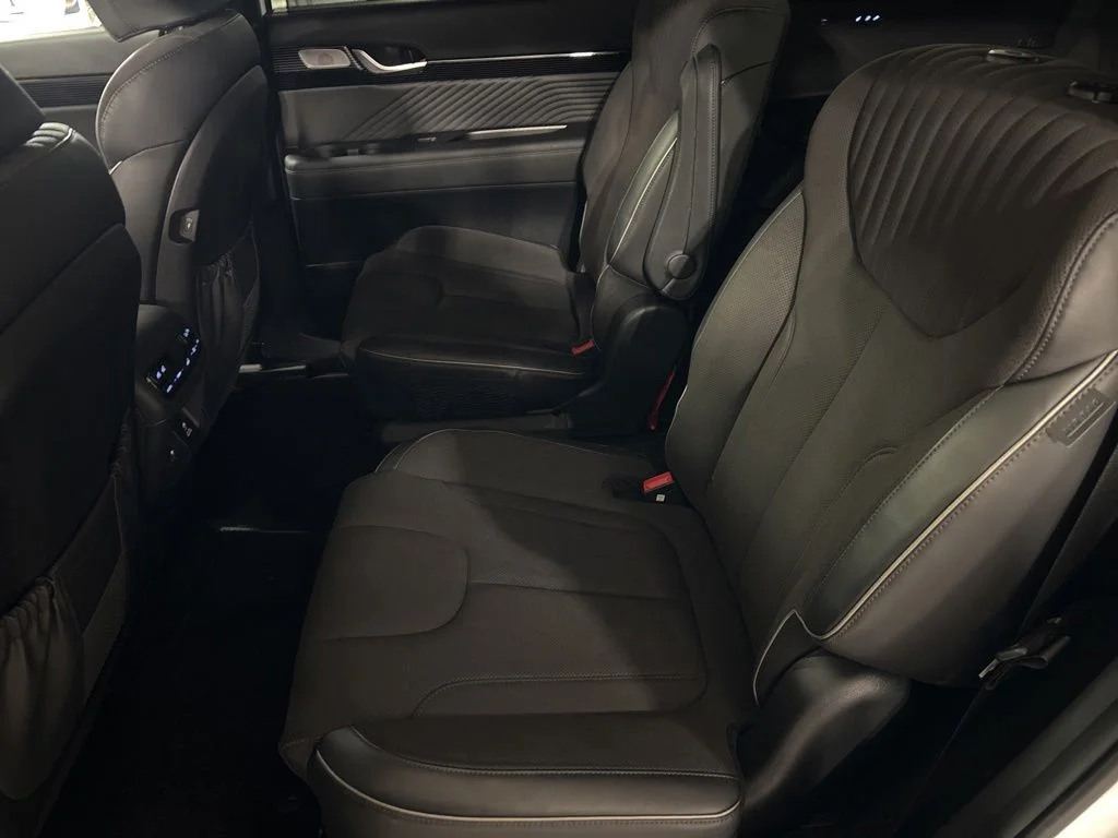 Used 2025 White Hyundai Calligraphy Night Edition image 31