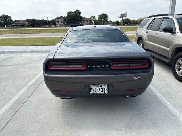 Used 2016 Gray Dodge SXT image 5