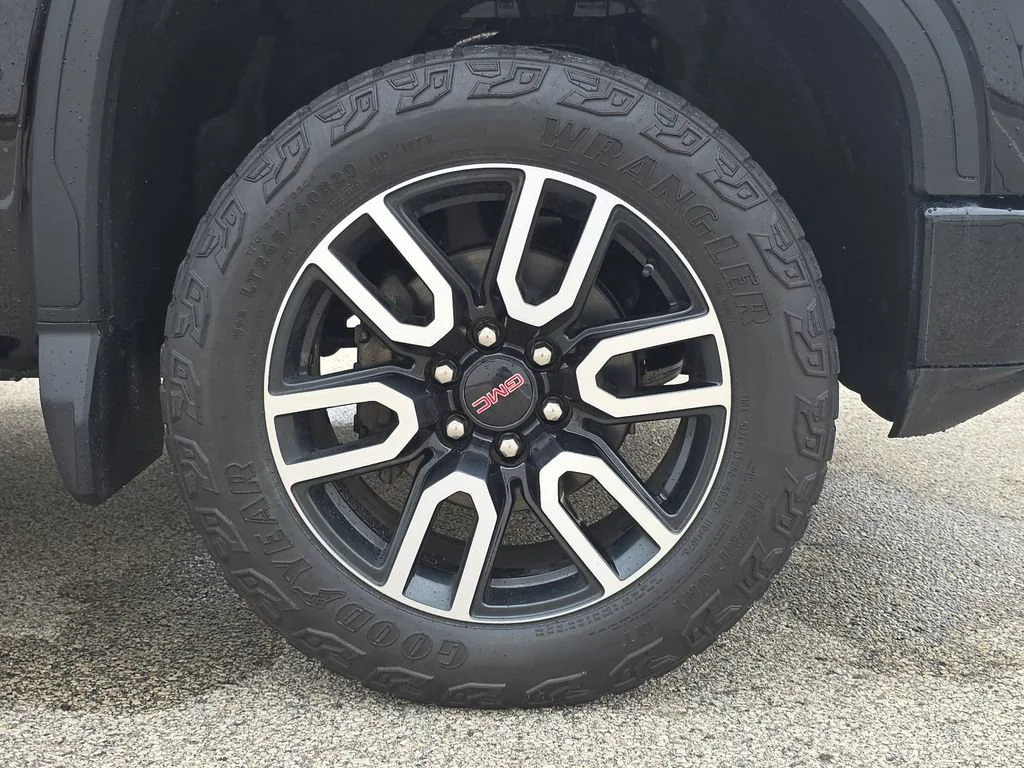 Used 2022 Onyx Black GMC AT4 image 34