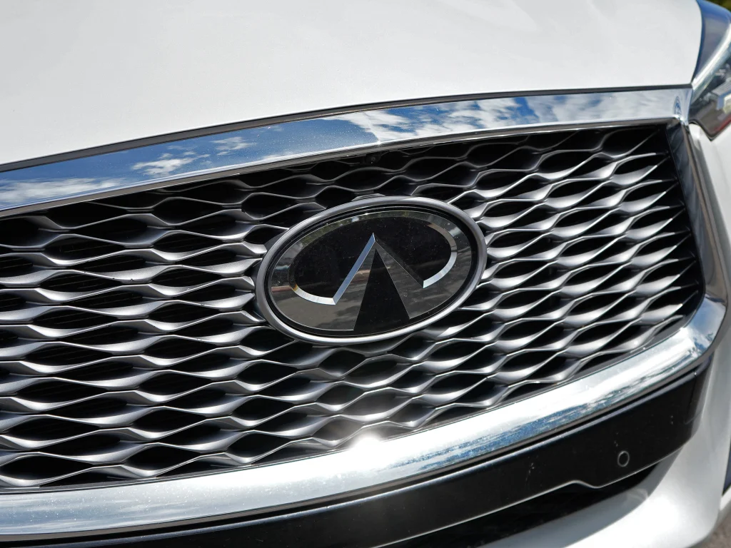 Used 2023 White INFINITI ESSENTIAL image 4
