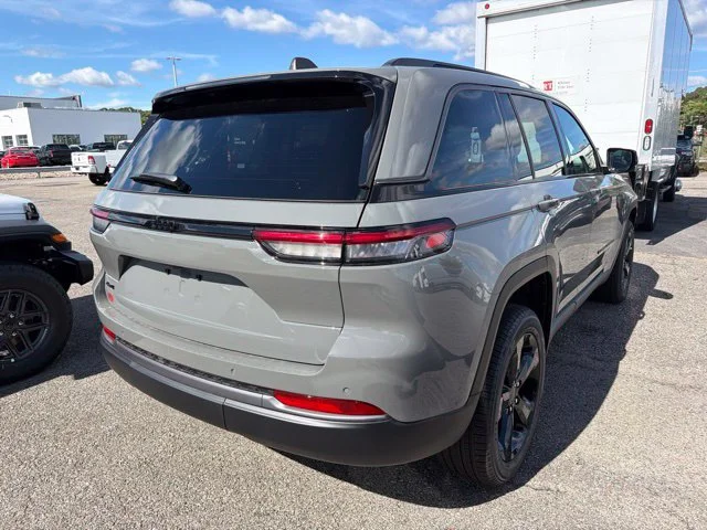 New 2027 Gray Jeep Limited image 3