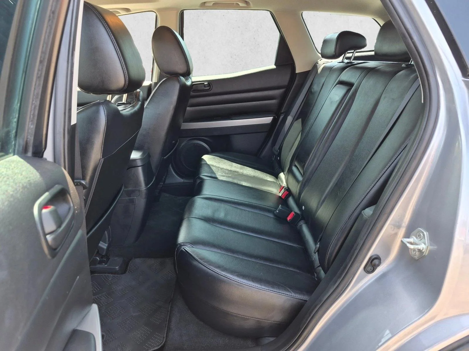 Used 2010 Liquid Silver Metallic Mazda Touring image 15