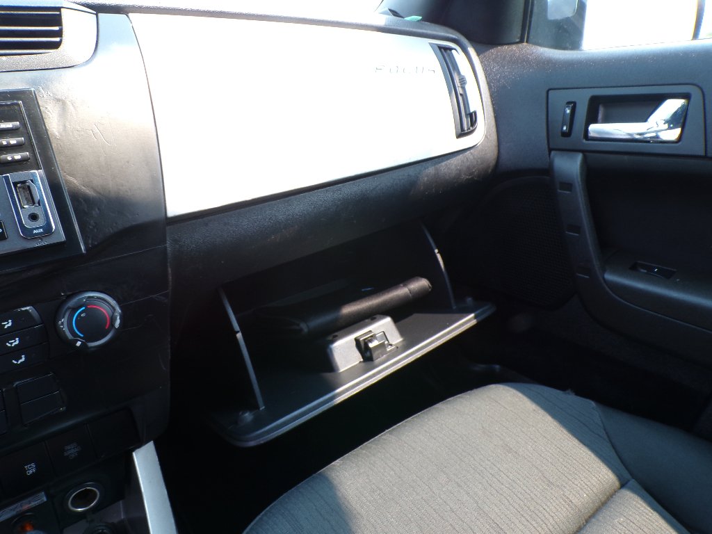 Used 2008 Vista Blue Clearcoat Metallic Ford SE image 23