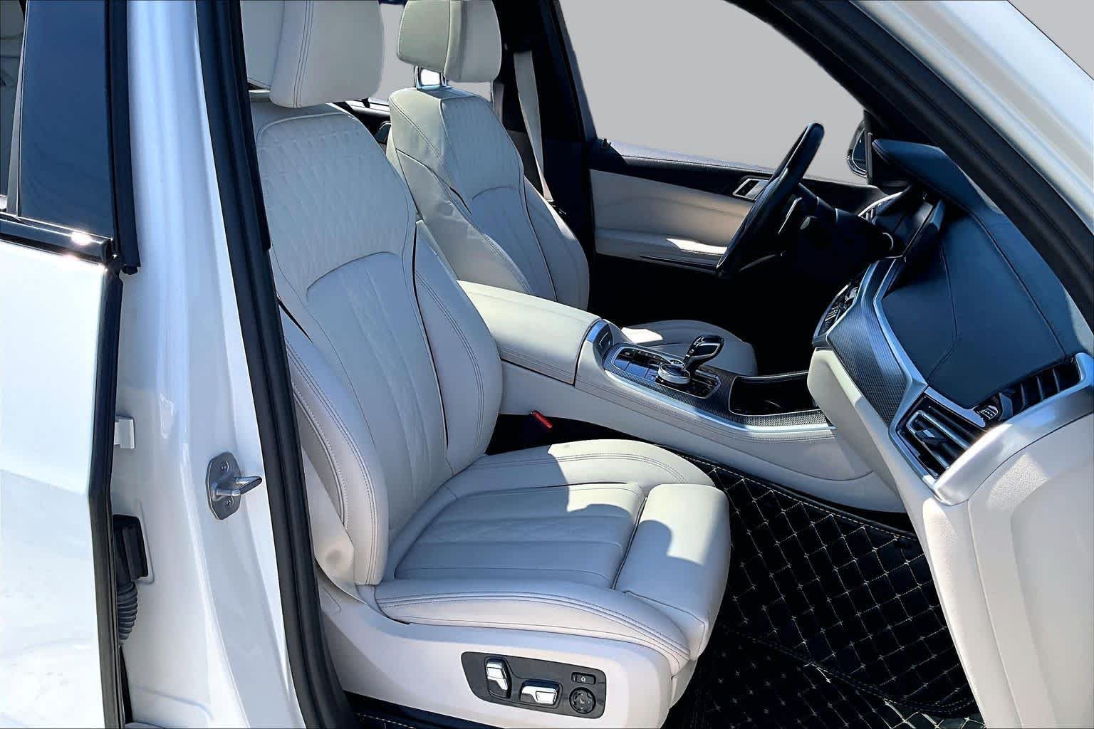 Used 2022 Alpine White BMW sDrive40i image 8