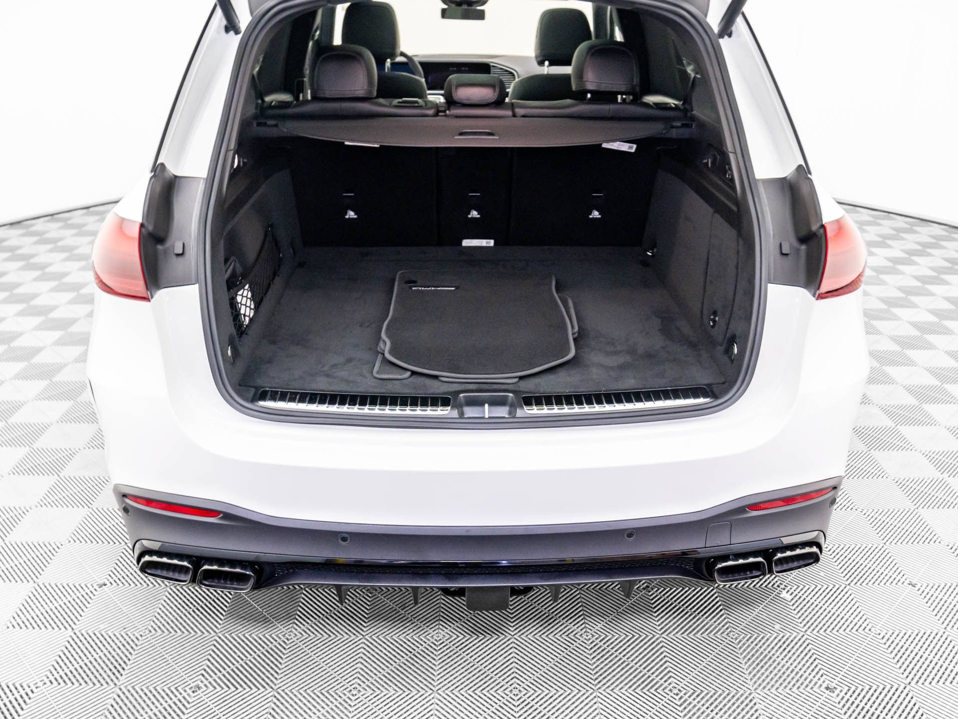 New 2026 Polar White Mercedes-Benz GLE 63 S AMG® image 71