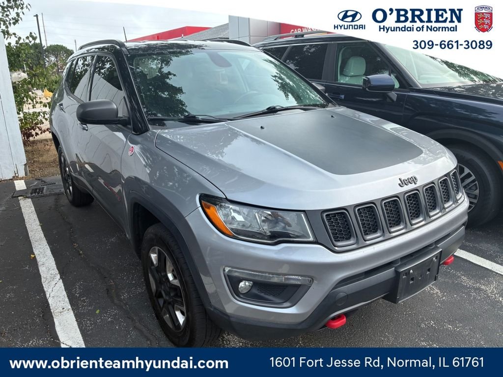 Used 2018 Billet Silver Metallic Jeep Trailhawk image 1