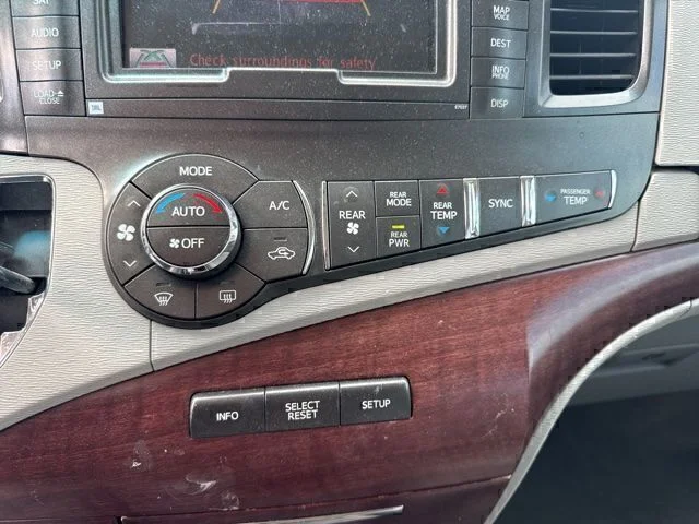 Used 2013 Silver Toyota XLE image 10