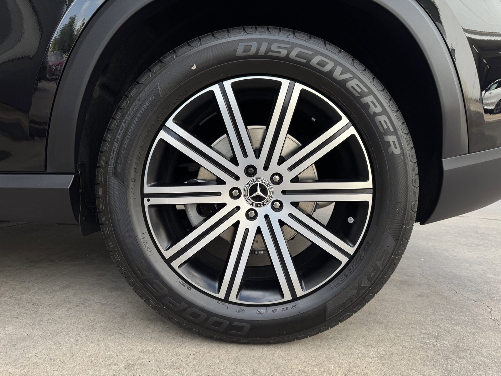 New 2026 Obsidian Black Metallic Mercedes-Benz GLE 350 image 47