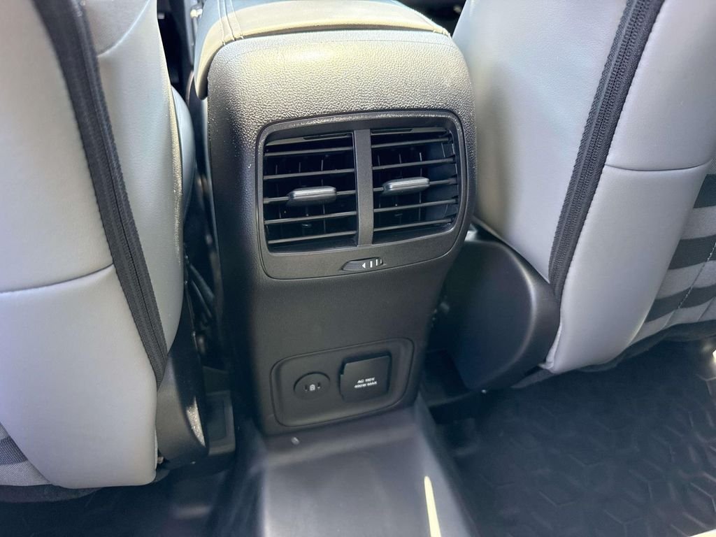 Used 2025 Oxford White Ford Badlands image 12