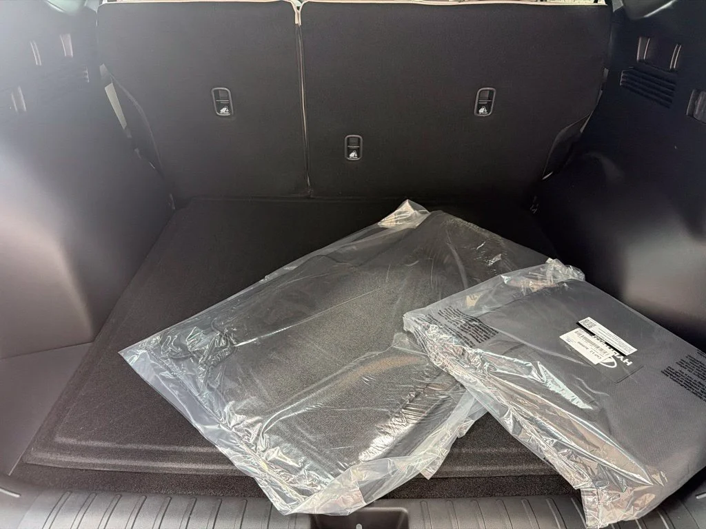 New 2026 Serenity White Pearl Hyundai SEL Premium image 9