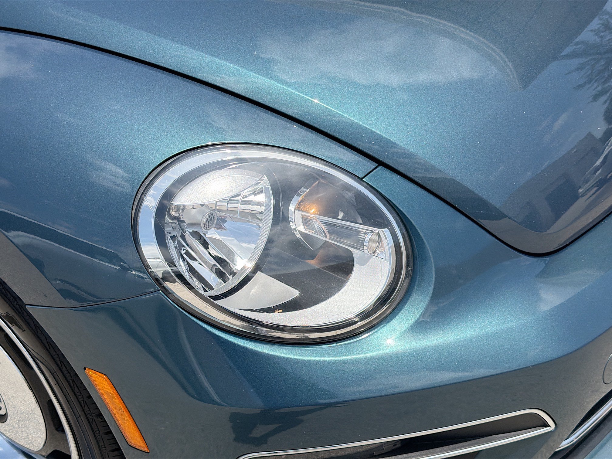Used 2018 Teal Metallic Volkswagen Coast image 31