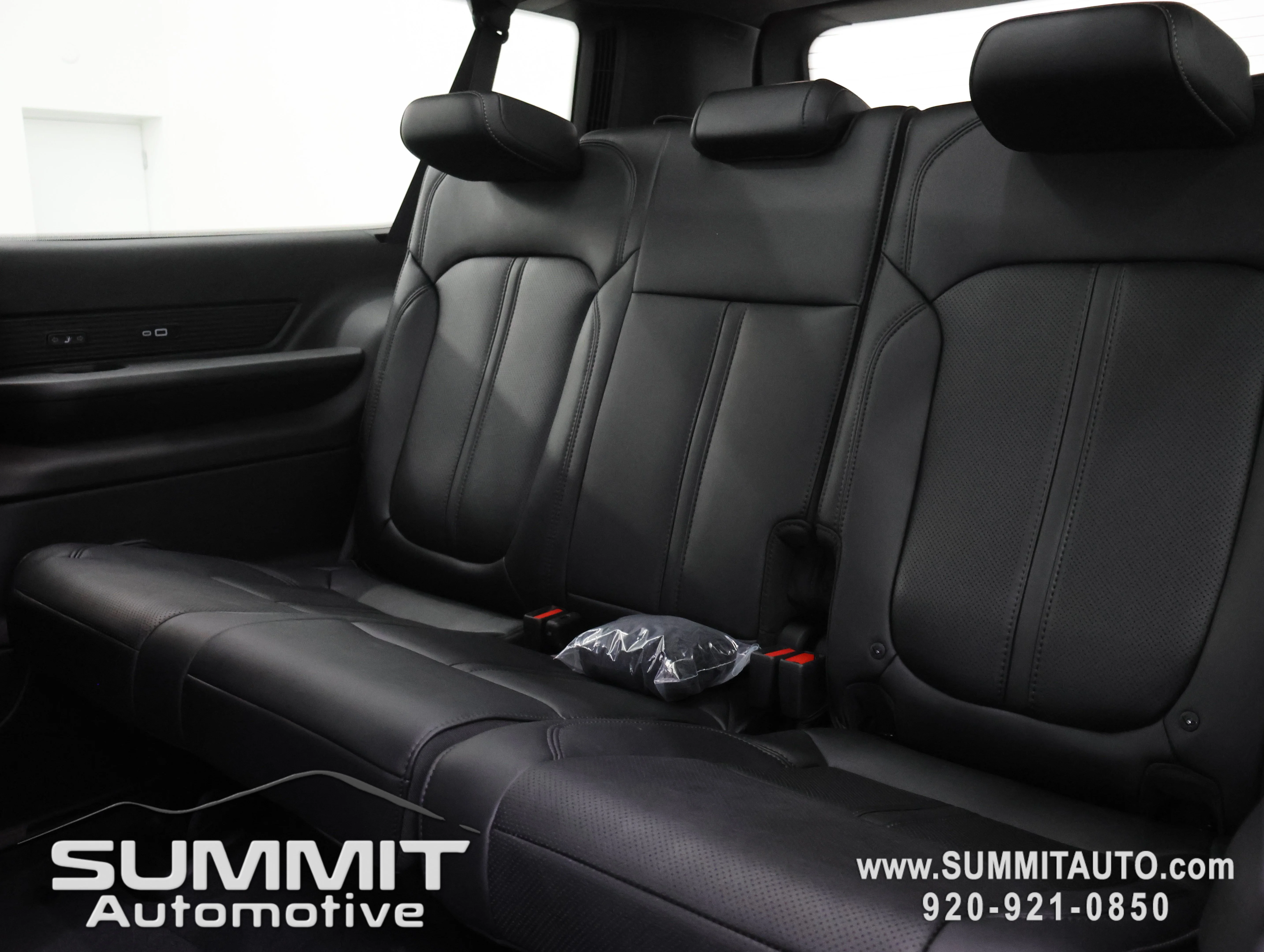 New 2026 High Gloss Black Jeep Limited Reserve image 9