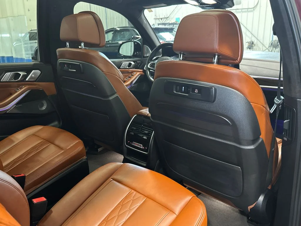 Used 2021 Red BMW M50i image 35