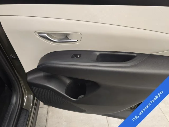 Used 2025 Green Hyundai SEL image 14