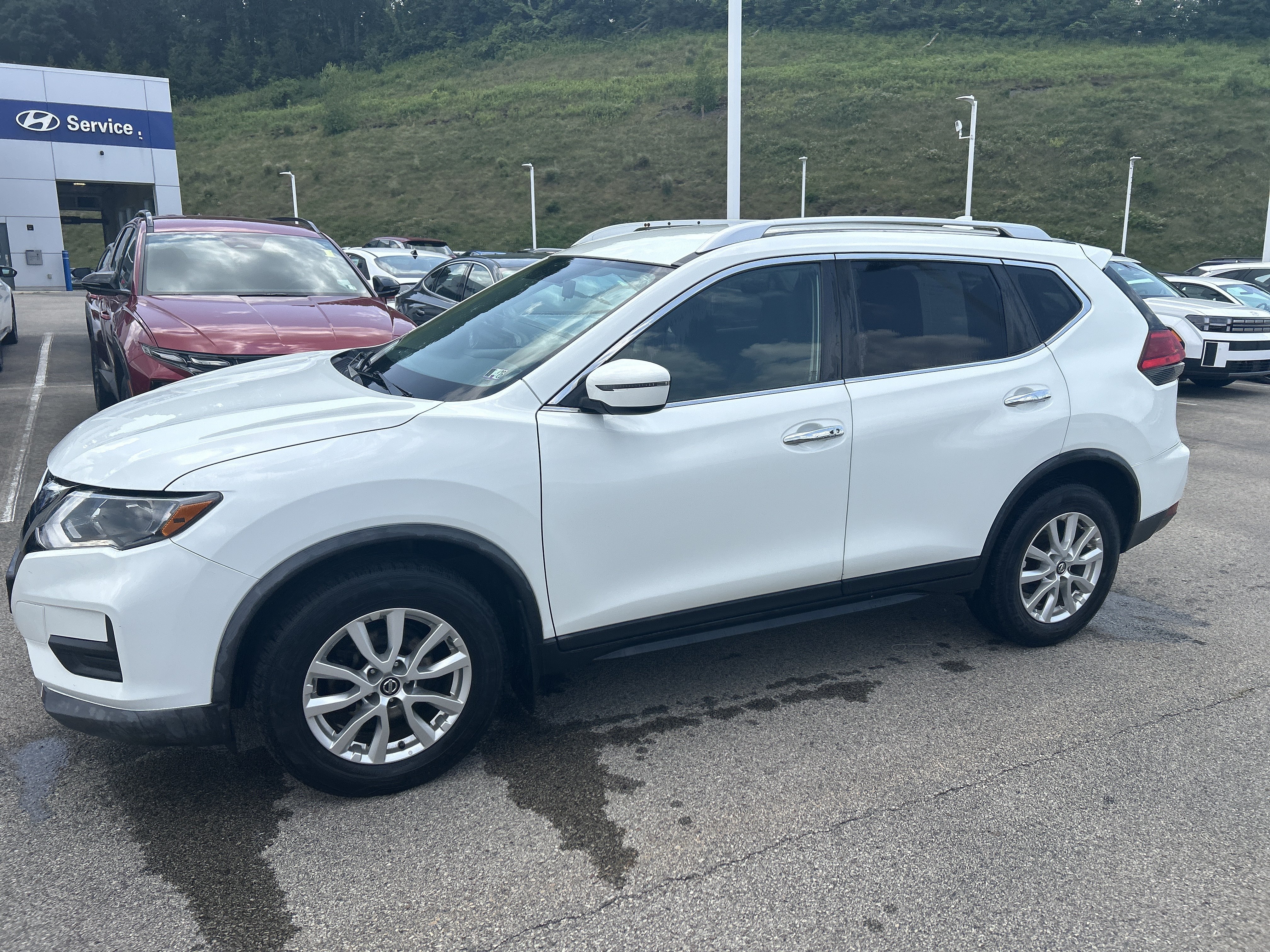 Used 2017 Glacier White Nissan SV image 7