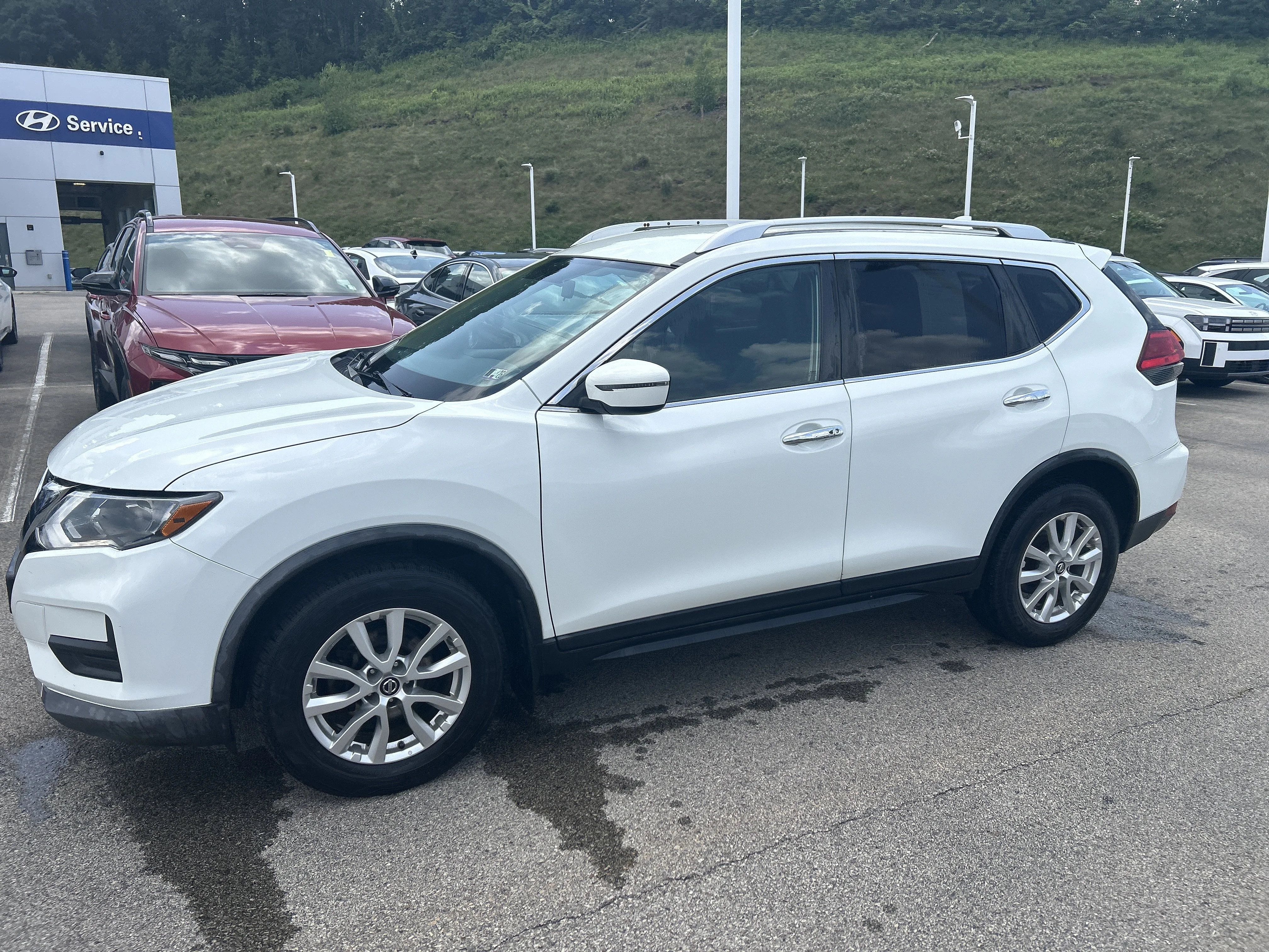 Used 2017 Glacier White Nissan SV image 7