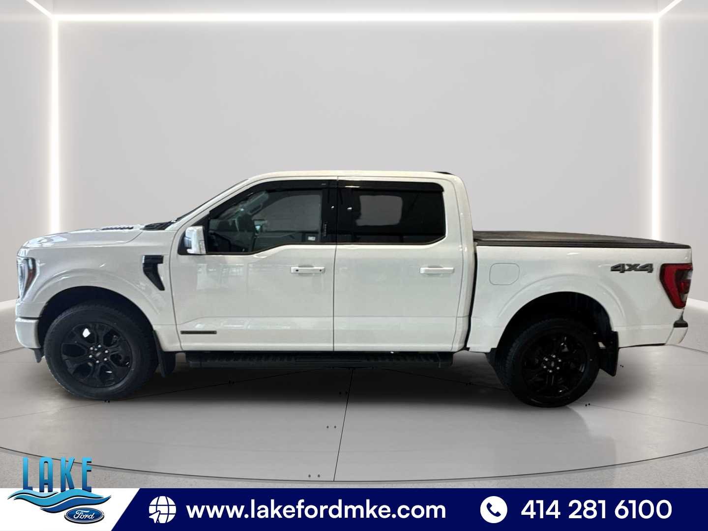 Used 2023 Star White Metallic Tri-Coat Ford LARIAT image 4