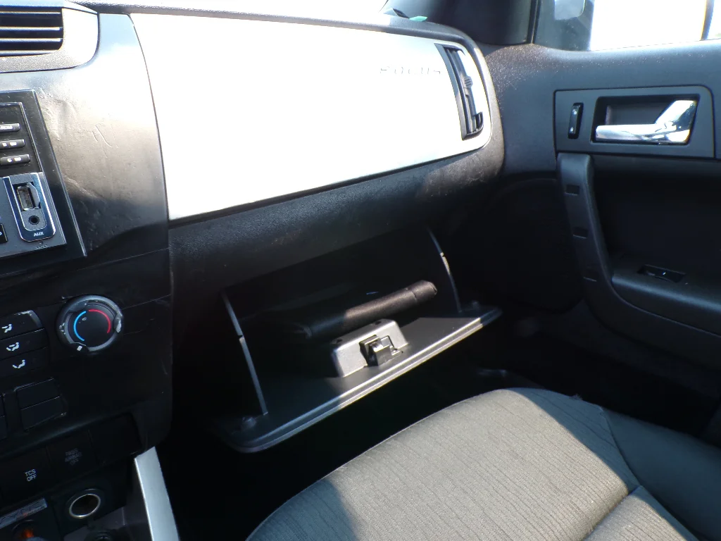 Used 2008 Vista Blue Clearcoat Metallic Ford SE image 23